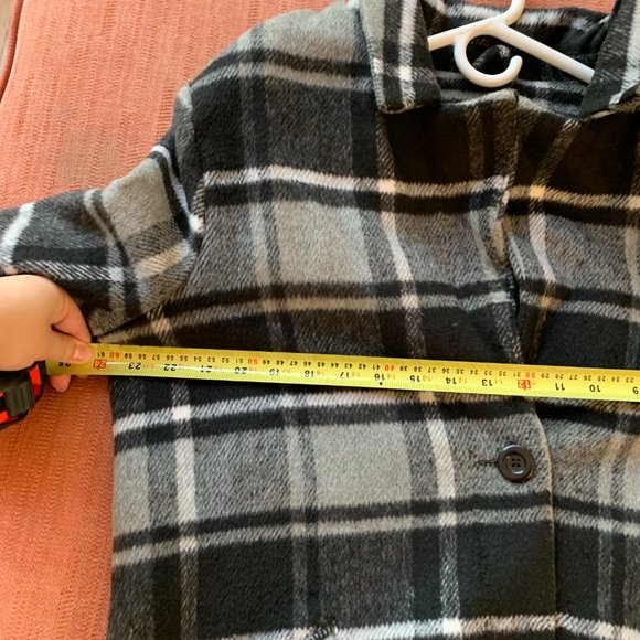 plaid black and white coat - great for fall / winter! - Picture 9 of 14